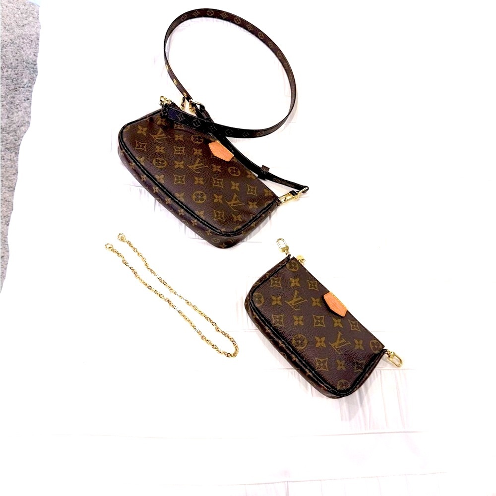 ❤️⭐️PRICE DROP! Louis Vuitton Monogram Crossbody Bag Multi Pochette W/Gold Chain - Picture 2 of 16